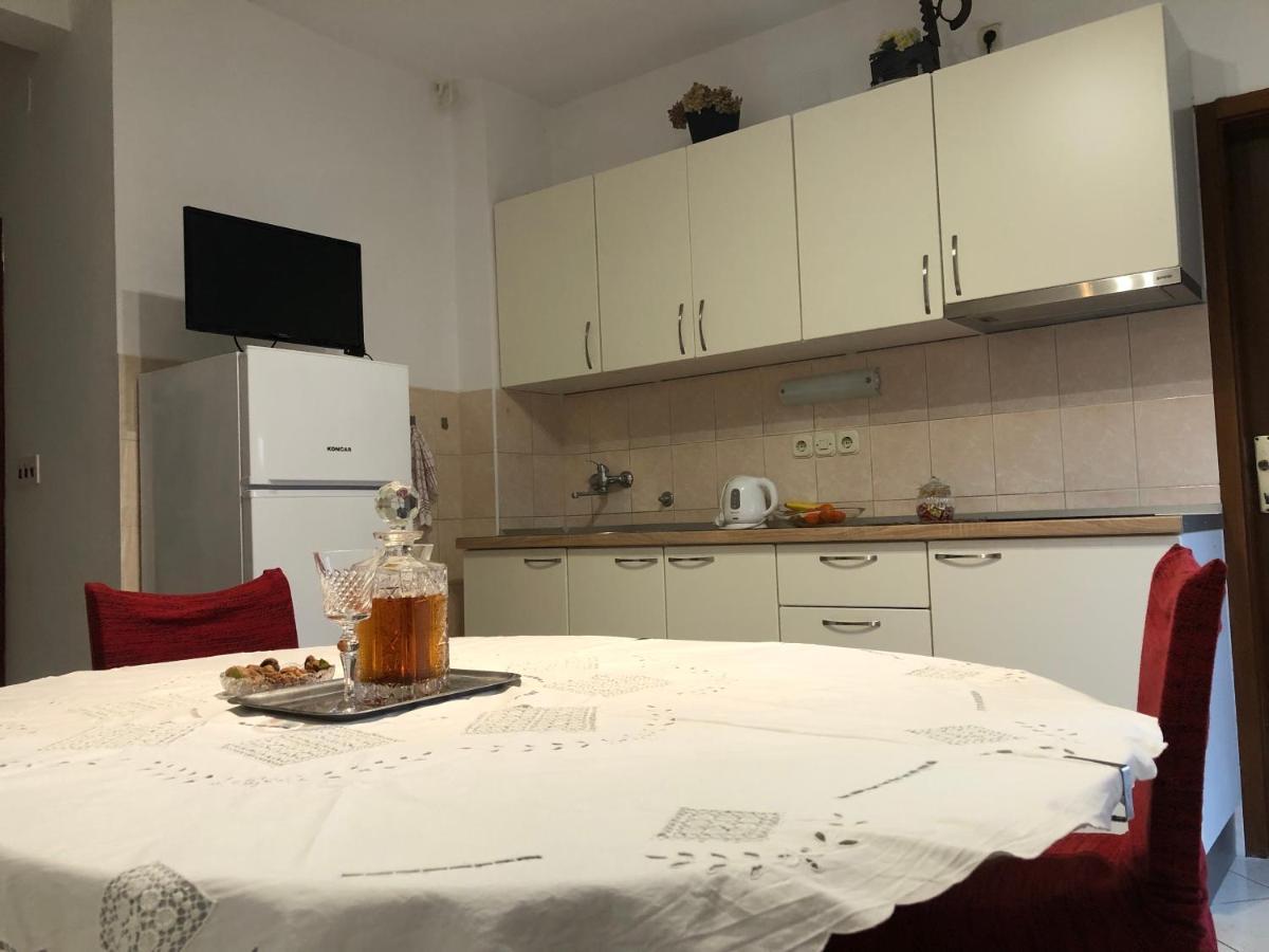 Apartments Draganic Елса Экстерьер фото